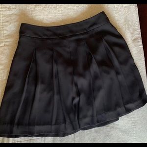 Banana Republic black pleated mini skirt